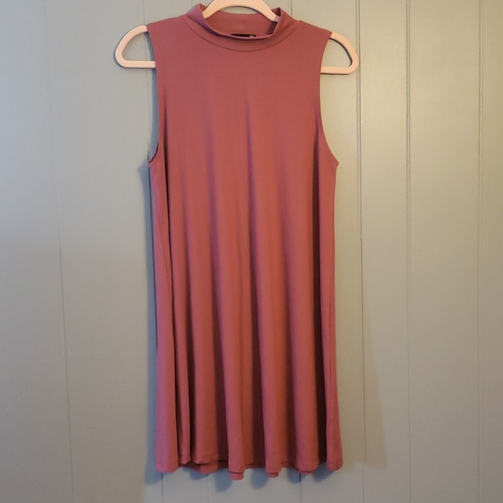 Sleeveless long top